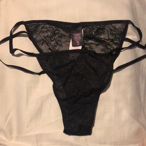 High cut lace bikini
